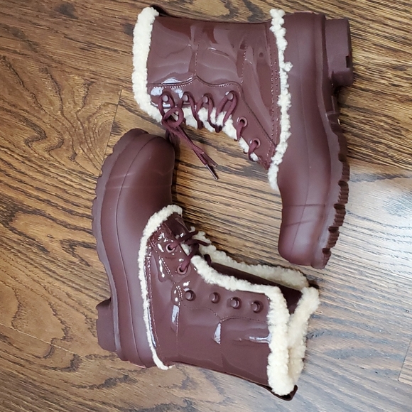 🎉🎉HP🎉🎉NWOT Hunter Rain/Snow Burgundy Boots with Fur Lining - Picture 9 of 9